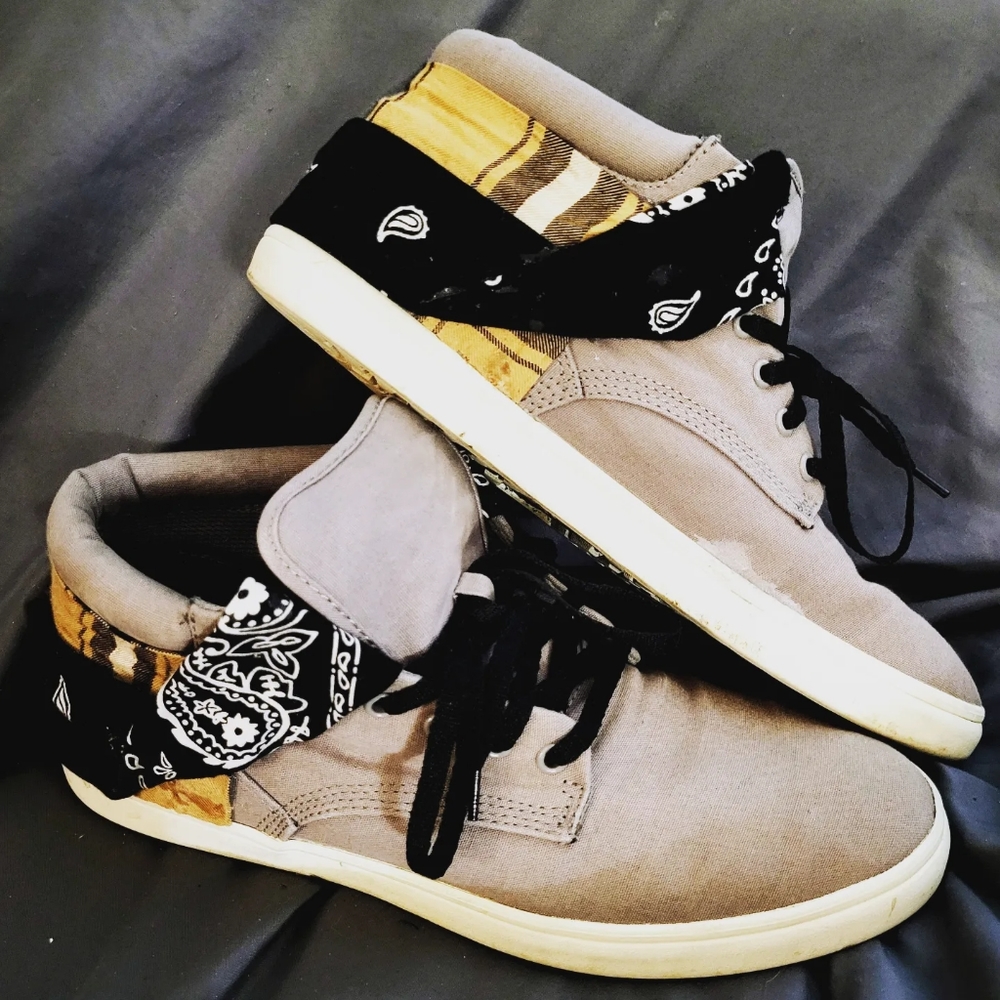 Timberland gray boots customized with fabric additions